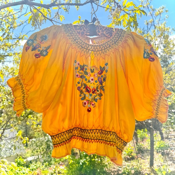 💋SOLD💋✨💛💐DÔEN  ‘Antonella’ Embroidered Floral Heart Hungarian Smocked Top XS - Picture 10 of 16